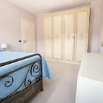 Mirea - Apartment Pineto