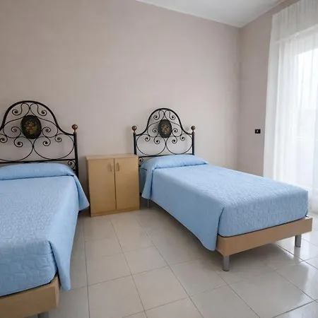 Mirea - Apartment Pineto