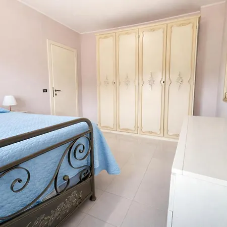 Mirea - Apartment Pineto